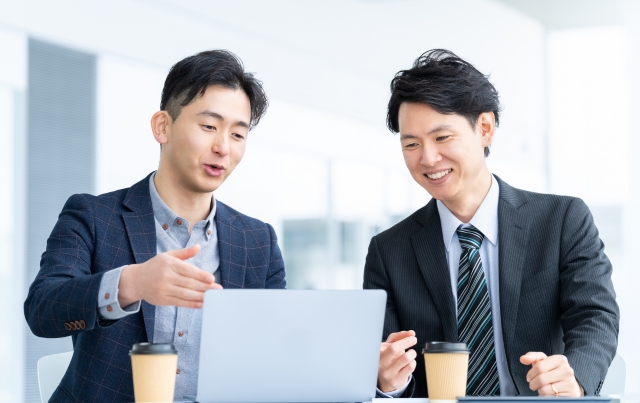 転職エージェントに相談し、求人に応募する